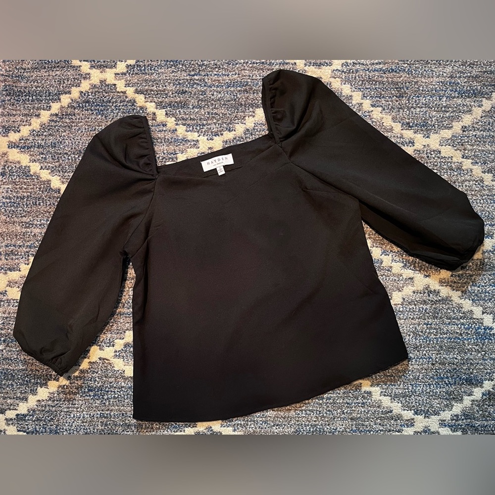 Hayden Size S Black Top